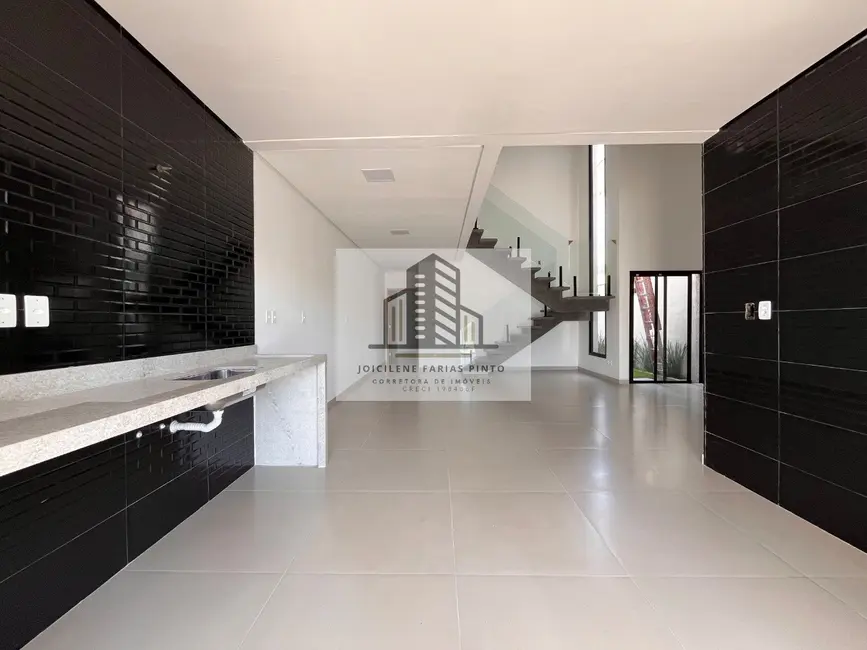 Foto 2 de Casa com 3 quartos à venda, 157m2 em Itanhaem - SP