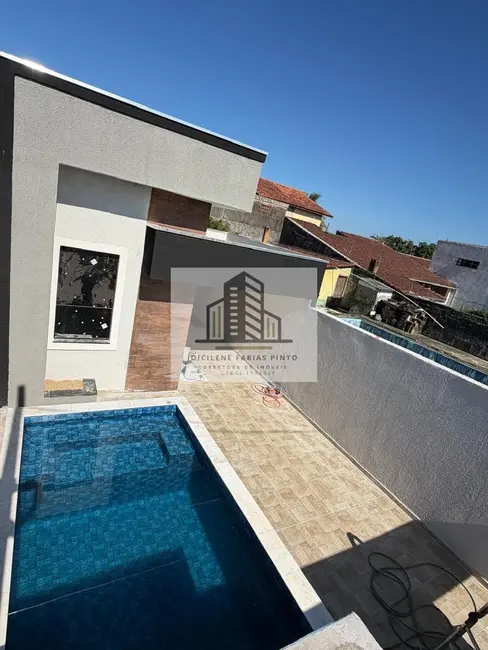 Foto 1 de Casa com 2 quartos à venda, 75m2 em Itanhaem - SP