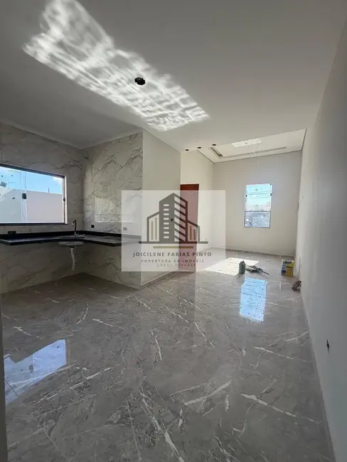 Foto 3 de Casa com 2 quartos à venda, 75m2 em Itanhaem - SP