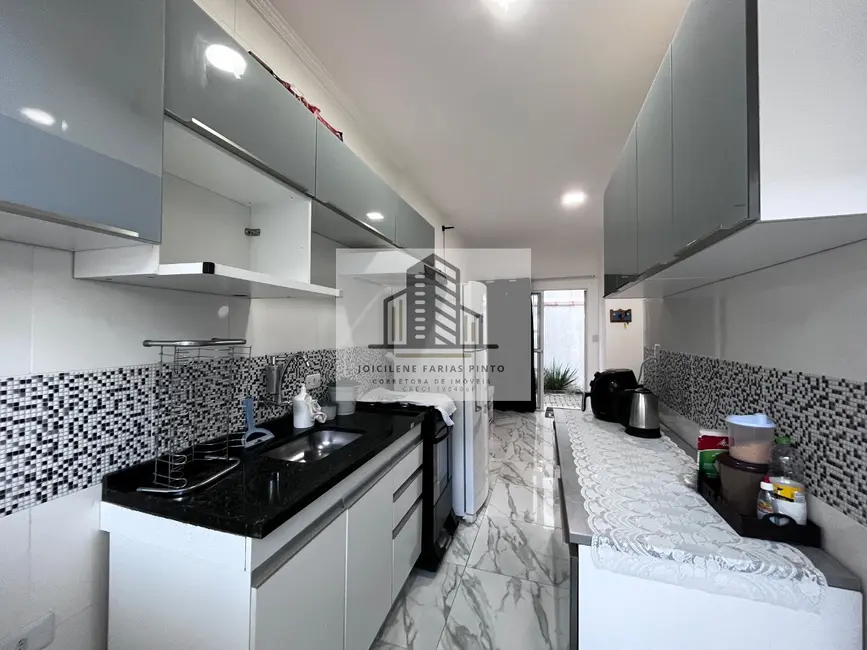 Foto 2 de Casa de Condomínio com 2 quartos à venda e para alugar, 79m2 em Itanhaem - SP