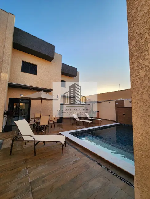 Foto 1 de Casa de Condomínio com 1 quarto à venda, 49m2 em Itanhaem - SP