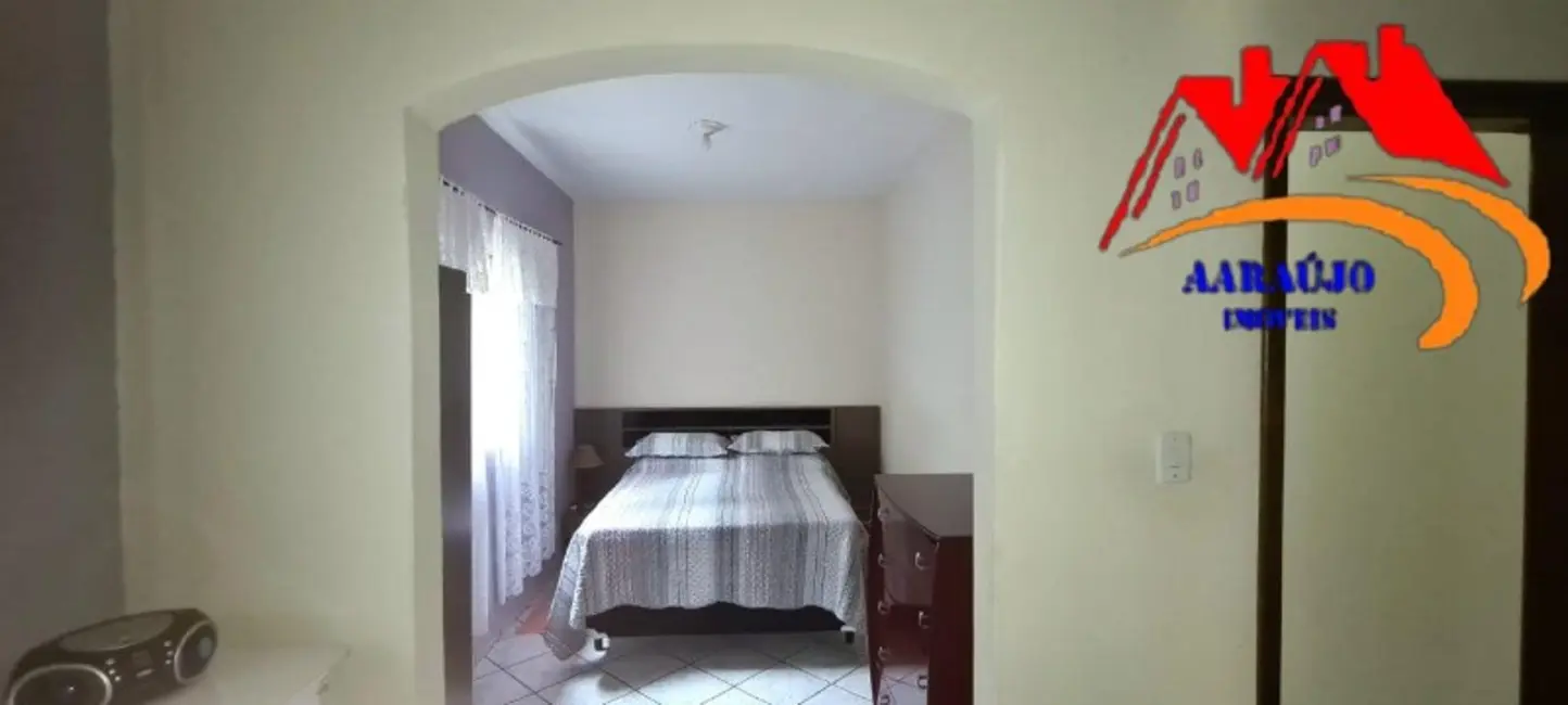 Chácara com 2 quartos à venda, 2200m2 em Vinhedos III, Sao Roque - SP - imagem 4 Foto 4 de Chácara com 2 quartos à venda, 2200m2 em Vinhedos III, Sao Roque - SP