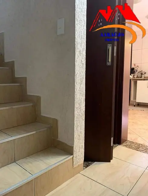 Casa com 6 quartos à venda, 250m2 em Metalúrgicos, Osasco - SP - imagem 5 Foto 5 de Casa com 6 quartos à venda, 250m2 em Metalúrgicos, Osasco - SP