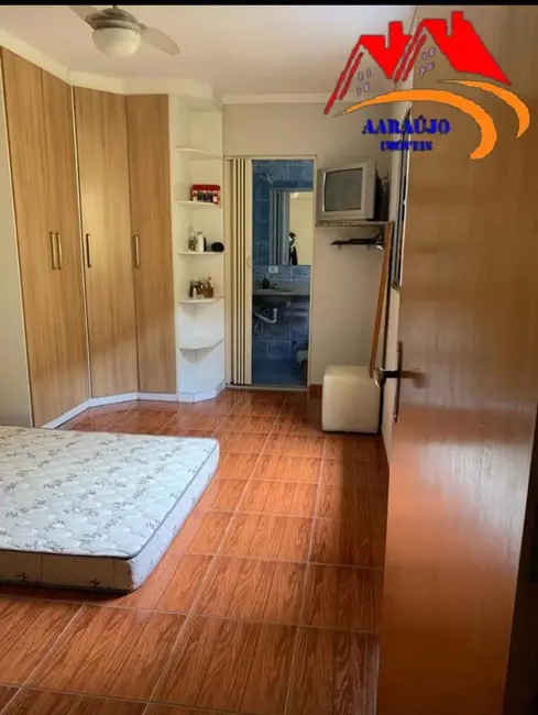 Casa com 6 quartos à venda, 250m2 em Metalúrgicos, Osasco - SP - imagem 9 Foto 9 de Casa com 6 quartos à venda, 250m2 em Metalúrgicos, Osasco - SP