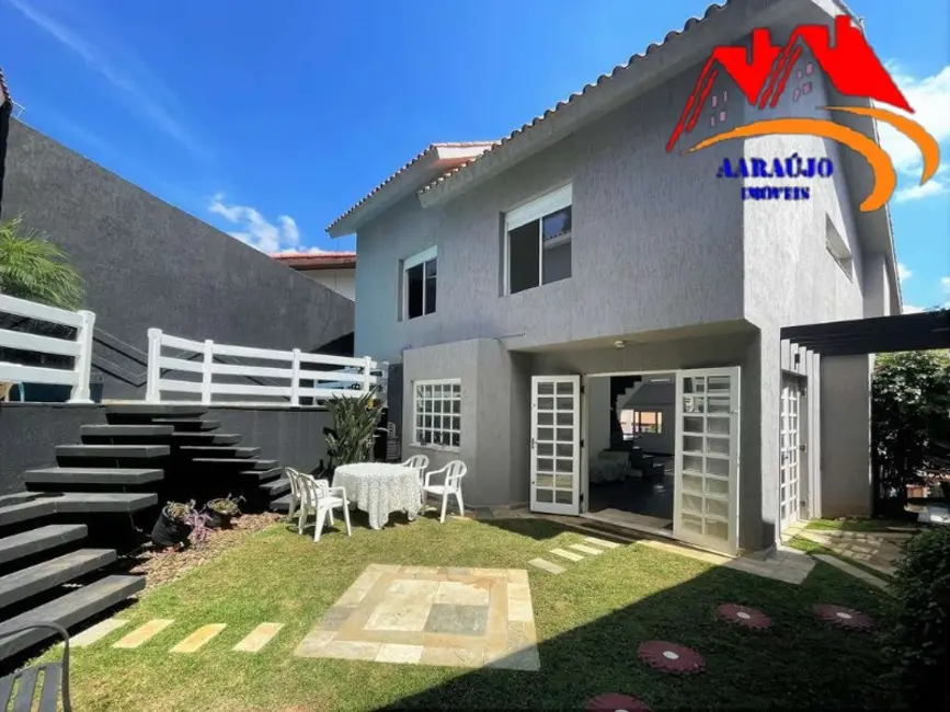 Casa de Condomínio com 5 quartos à venda, 285m2 em São Paulo II, Cotia - SP - imagem 3 Foto 3 de Casa de Condomínio com 5 quartos à venda, 285m2 em São Paulo II, Cotia - SP