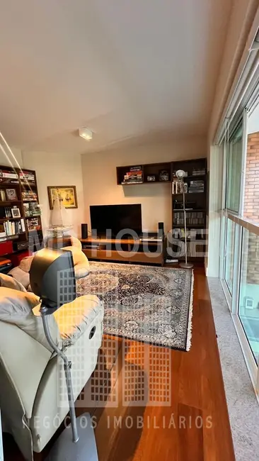 Apartamento com 3 quartos à venda, 151m2 em Vila Mariana, São Paulo - SP - imagem 5 Foto 5 de Apartamento com 3 quartos à venda, 151m2 em Vila Mariana, São Paulo - SP