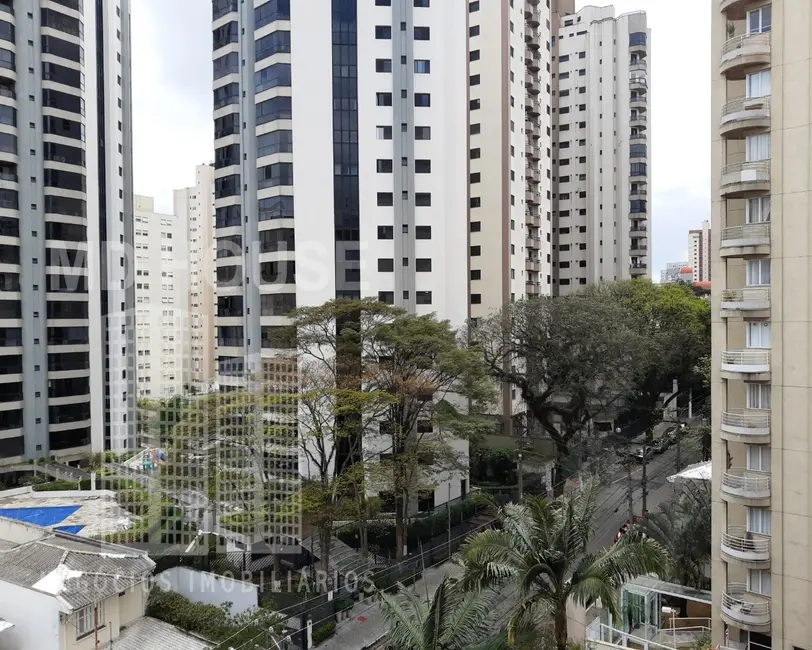 Apartamento com 3 quartos para alugar, 130m2 em Vila Mariana, São Paulo - SP - imagem 9 Foto 9 de Apartamento com 3 quartos para alugar, 130m2 em Vila Mariana, São Paulo - SP