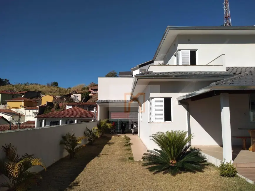 Casa com 3 quartos à venda, 365m2 em Pinheirinho, Itajuba - MG - imagem 2 Foto 2 de Casa com 3 quartos à venda, 365m2 em Pinheirinho, Itajuba - MG