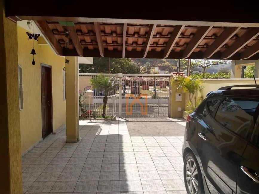 Casa com 5 quartos à venda, 270m2 em São Sebastião, Itajuba - MG - imagem 4 Foto 4 de Casa com 5 quartos à venda, 270m2 em São Sebastião, Itajuba - MG