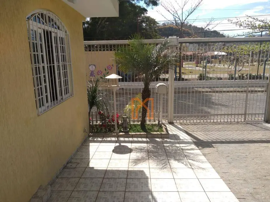 Casa com 5 quartos à venda, 270m2 em São Sebastião, Itajuba - MG - imagem 6 Foto 6 de Casa com 5 quartos à venda, 270m2 em São Sebastião, Itajuba - MG