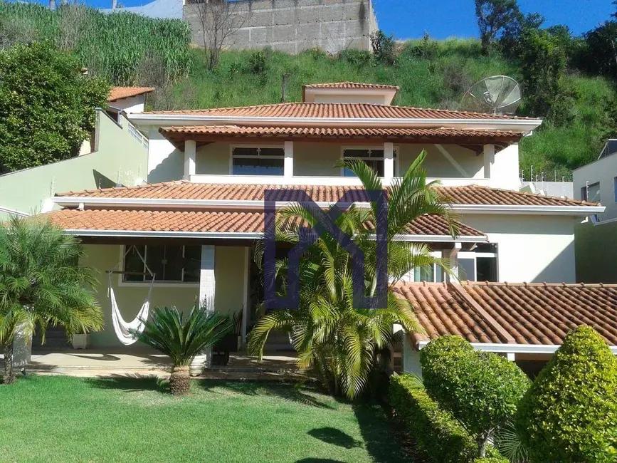 Foto 2 de Casa com 4 quartos à venda, 450m2 em Pinheirinho, Itajuba - MG