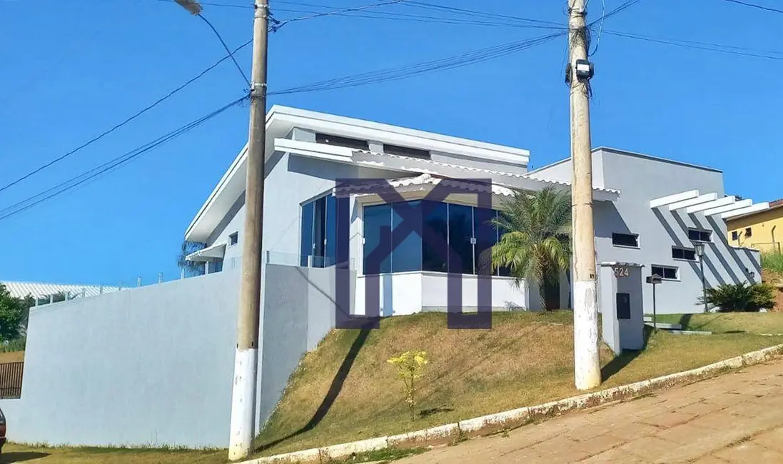 Foto 1 de Casa com 4 quartos à venda, 1100m2 em Piranguinho - MG