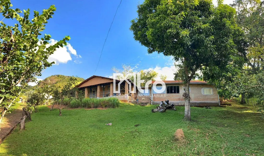Foto 1 de Sítio / Rancho com 5 quartos à venda, 180000m2 em Anhumas, Itajuba - MG