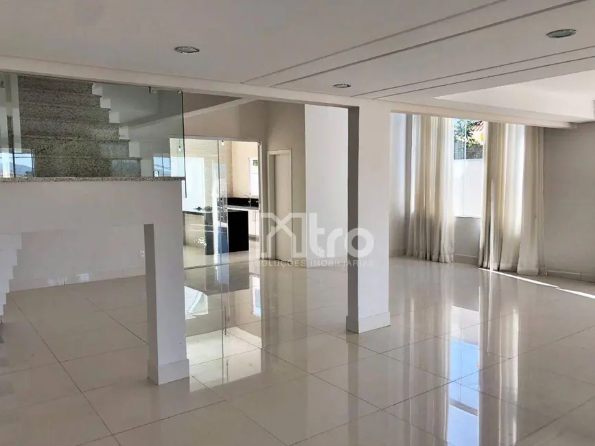 Casa com 4 quartos à venda, 400m2 em Pinheirinho, Itajuba - MG - imagem 1 Foto 1 de Casa com 4 quartos à venda, 400m2 em Pinheirinho, Itajuba - MG