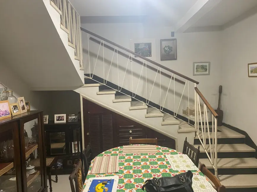 Casa com 4 quartos à venda, 141m2 em Centro, Itajuba - MG - imagem 6 Foto 6 de Casa com 4 quartos à venda, 141m2 em Centro, Itajuba - MG