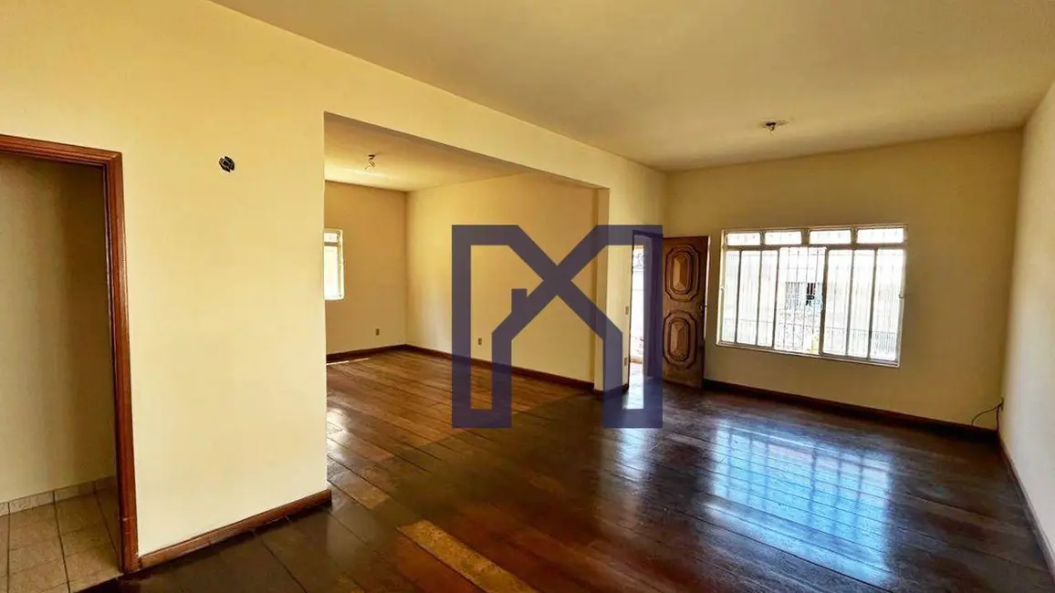 Casa com 6 quartos à venda, 501m2 em Varginha, Itajuba - MG - imagem 2 Foto 2 de Casa com 6 quartos à venda, 501m2 em Varginha, Itajuba - MG