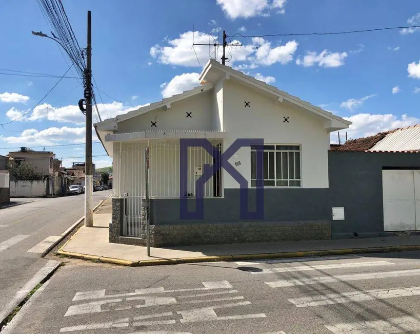 Foto 2 de Casa com 4 quartos à venda, 127m2 em Avenida, Itajuba - MG