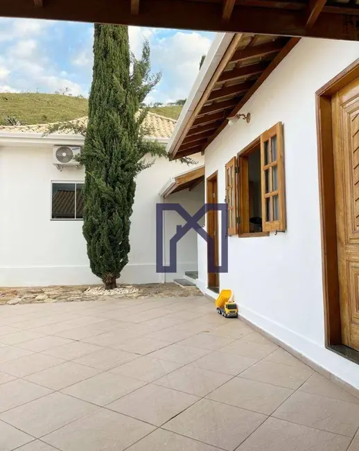 Casa com 3 quartos à venda, 240m2 em São Sebastião, Itajuba - MG - imagem 5 Foto 5 de Casa com 3 quartos à venda, 240m2 em São Sebastião, Itajuba - MG
