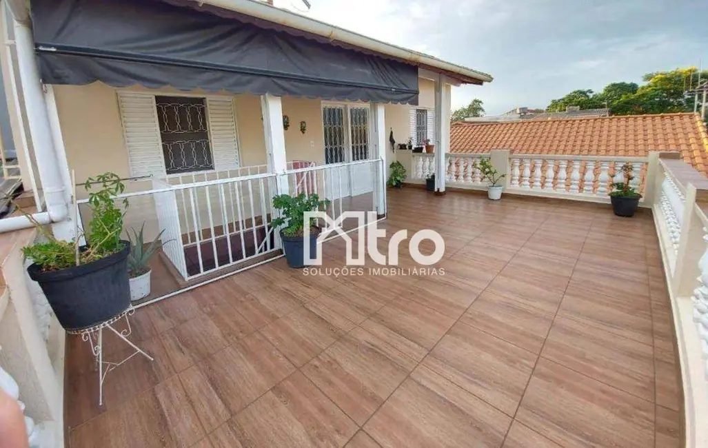 Foto 9 de Casa com 5 quartos à venda, 276m2 em São Benedito, Guaratingueta - SP