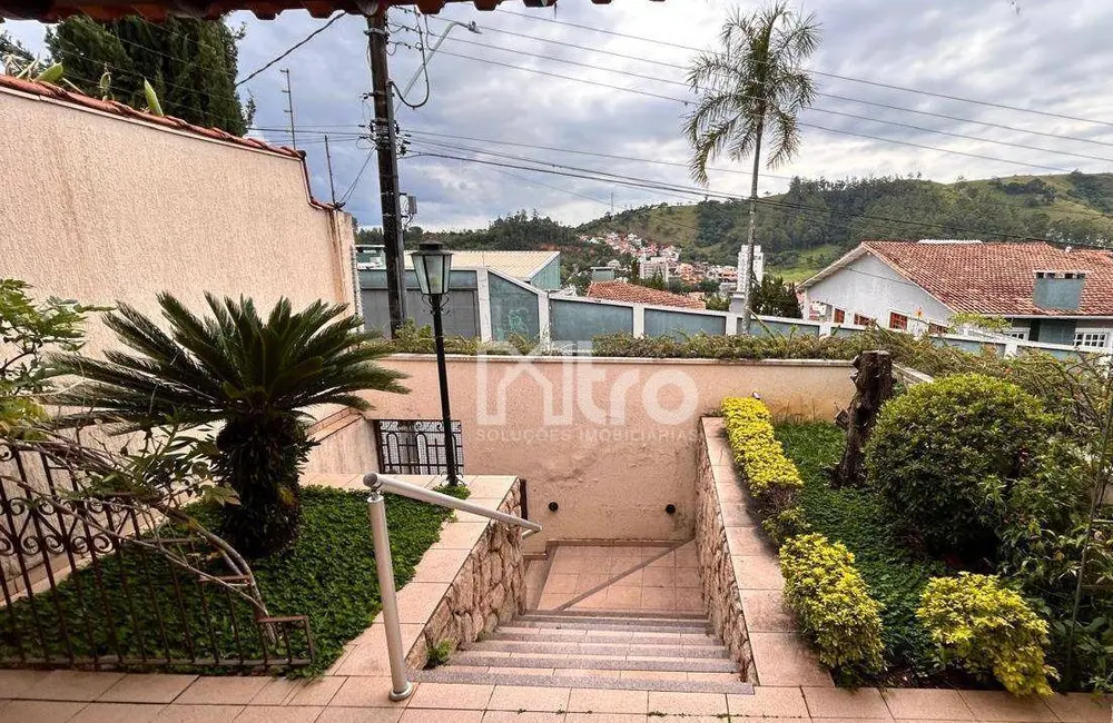 Casa com 4 quartos à venda, 700m2 em Pinheirinho, Itajuba - MG - imagem 3 Foto 3 de Casa com 4 quartos à venda, 700m2 em Pinheirinho, Itajuba - MG