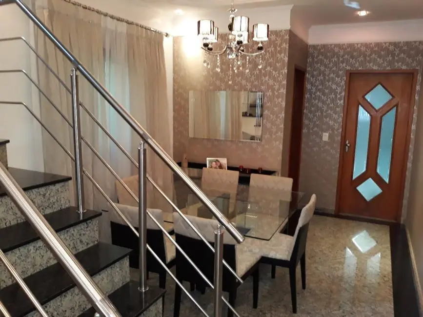 Sobrado com 3 quartos à venda, 136m2 em Vila Maranduba, Guarulhos - SP - imagem 4 Foto 4 de Sobrado com 3 quartos à venda, 136m2 em Vila Maranduba, Guarulhos - SP