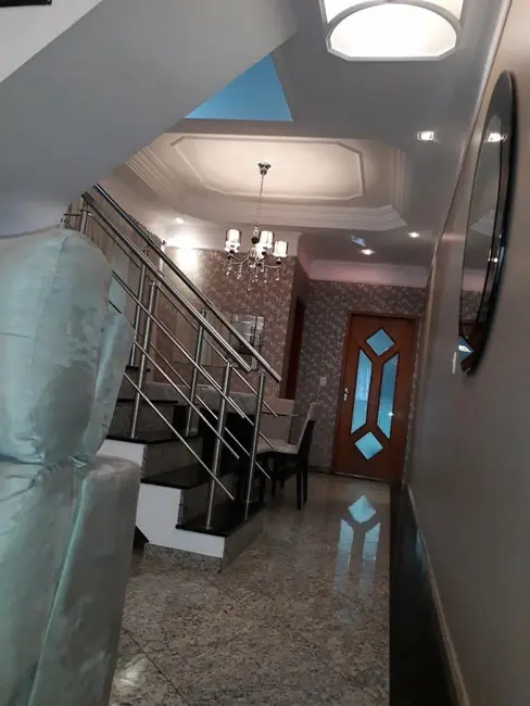 Sobrado com 3 quartos à venda, 136m2 em Vila Maranduba, Guarulhos - SP - imagem 8 Foto 8 de Sobrado com 3 quartos à venda, 136m2 em Vila Maranduba, Guarulhos - SP