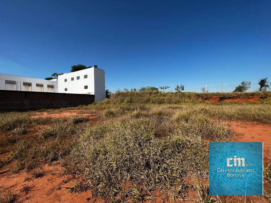 Foto 1 de Terreno / Lote à venda, 1000m2 em Boituva - SP