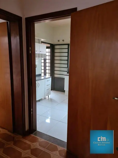 Foto 2 de Casa com 3 quartos à venda, 378m2 em Centro, Tatui - SP