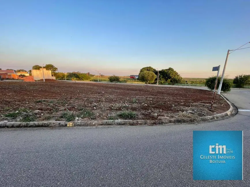 Foto 1 de Terreno / Lote à venda, 271m2 em Boituva - SP