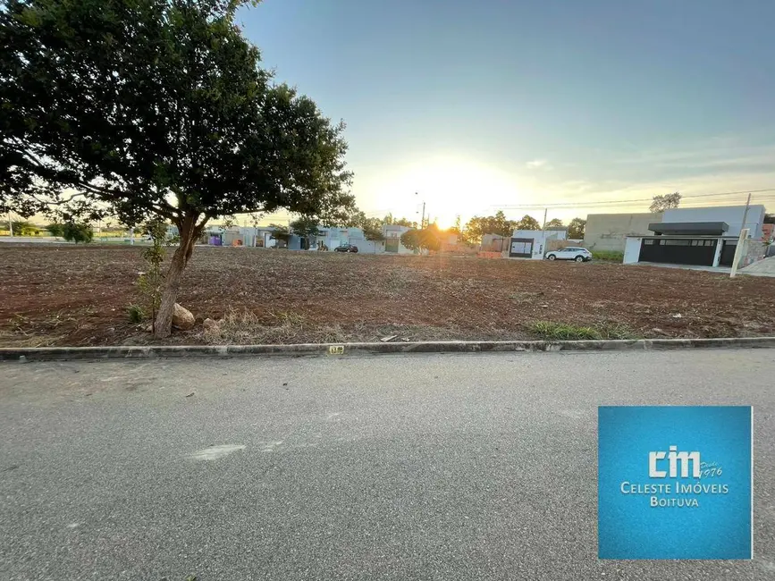 Foto 1 de Terreno / Lote à venda, 266m2 em Boituva - SP