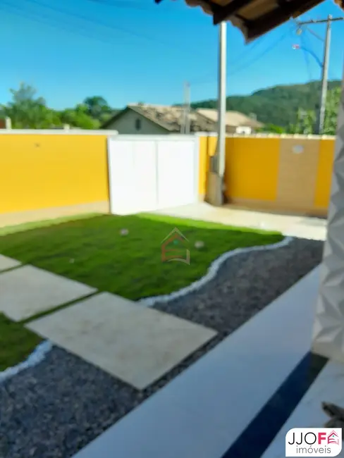 Foto 4 de Casa com 2 quartos à venda, 64m2 em Jacaroá, Marica - RJ