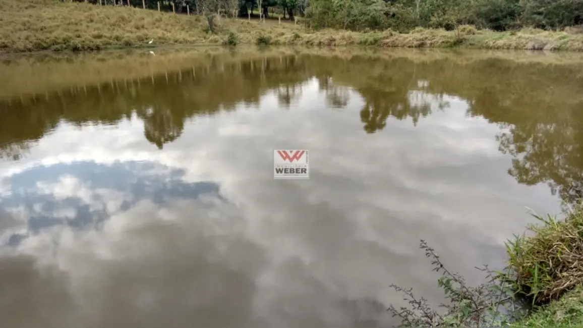 Foto 2 de Chácara com 5 quartos à venda, 133m2 em Iperozinho, Capela Do Alto - SP