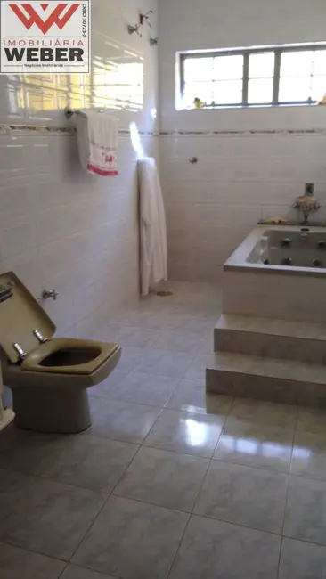 Sobrado com 3 quartos à venda, 250m2 em Jardim Siriema, Sorocaba - SP - imagem 4 Foto 4 de Sobrado com 3 quartos à venda, 250m2 em Jardim Siriema, Sorocaba - SP