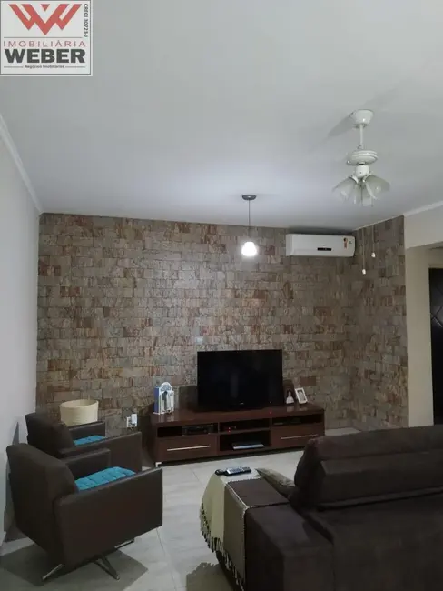 Casa com 3 quartos à venda, 300m2 em Jardim Vera Cruz, Sorocaba - SP - imagem 2 Foto 2 de Casa com 3 quartos à venda, 300m2 em Jardim Vera Cruz, Sorocaba - SP