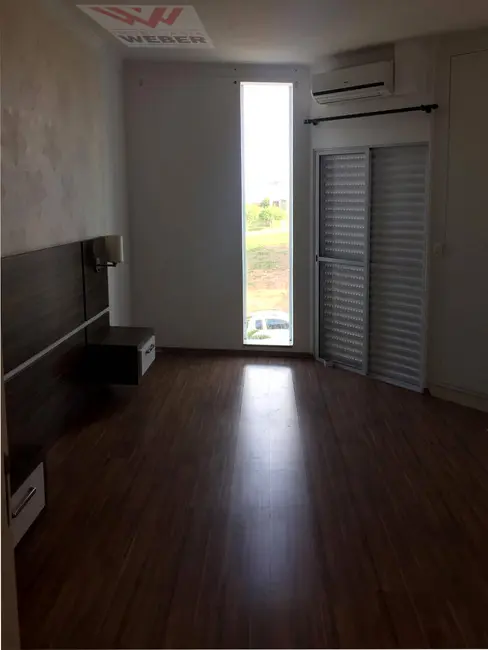 Casa com 4 quartos à venda, 150m2 em Loteamento Dinorá Rosa, Sorocaba - SP - imagem 5 Foto 5 de Casa com 4 quartos à venda, 150m2 em Loteamento Dinorá Rosa, Sorocaba - SP