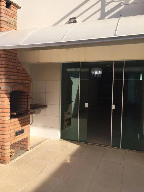 Casa com 4 quartos à venda, 150m2 em Loteamento Dinorá Rosa, Sorocaba - SP - imagem 4 Foto 4 de Casa com 4 quartos à venda, 150m2 em Loteamento Dinorá Rosa, Sorocaba - SP