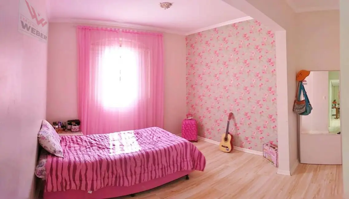 Casa com 4 quartos à venda em Jardim Astro, Sorocaba - SP - imagem 3 Foto 3 de Casa com 4 quartos à venda em Jardim Astro, Sorocaba - SP