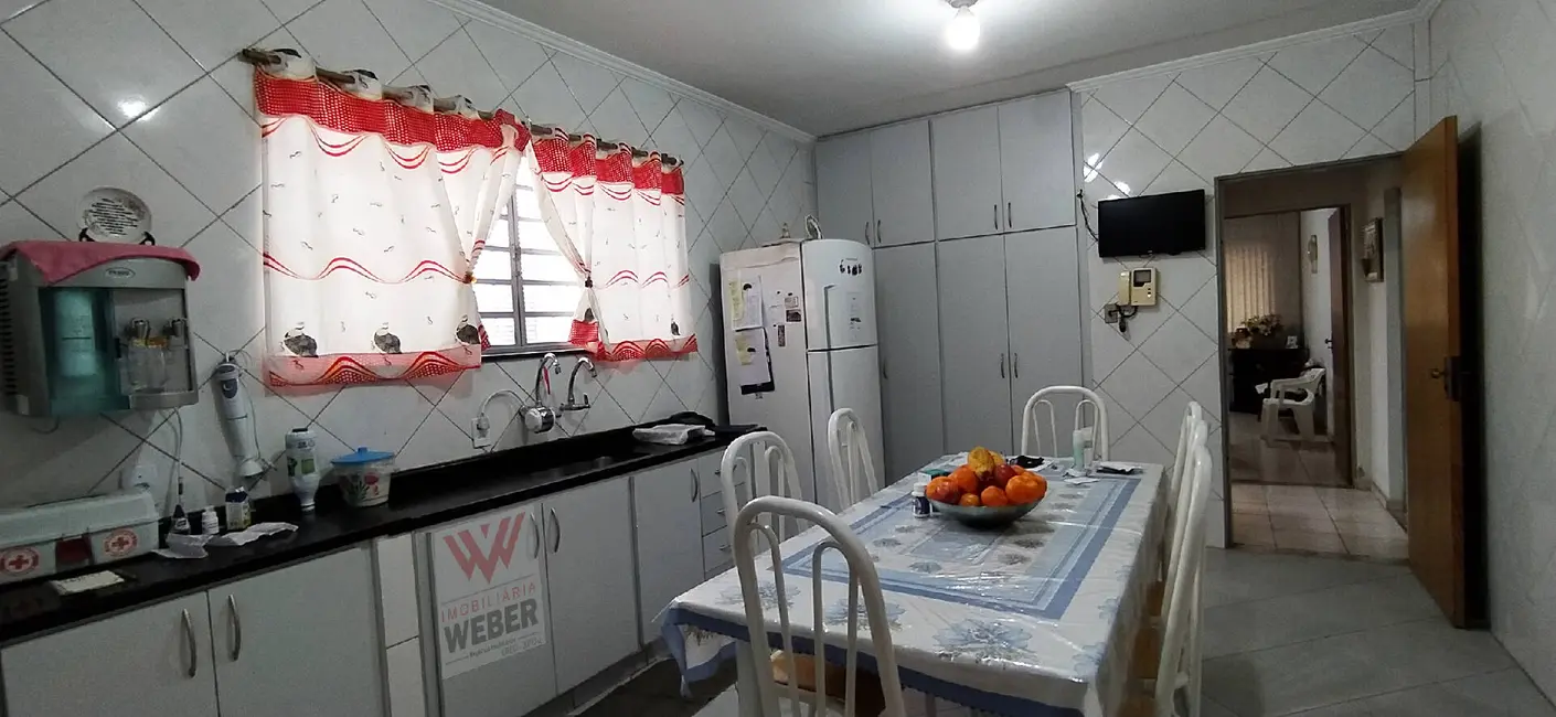 Casa com 3 quartos à venda, 560m2 em Vila Assis, Sorocaba - SP - imagem 4 Foto 4 de Casa com 3 quartos à venda, 560m2 em Vila Assis, Sorocaba - SP