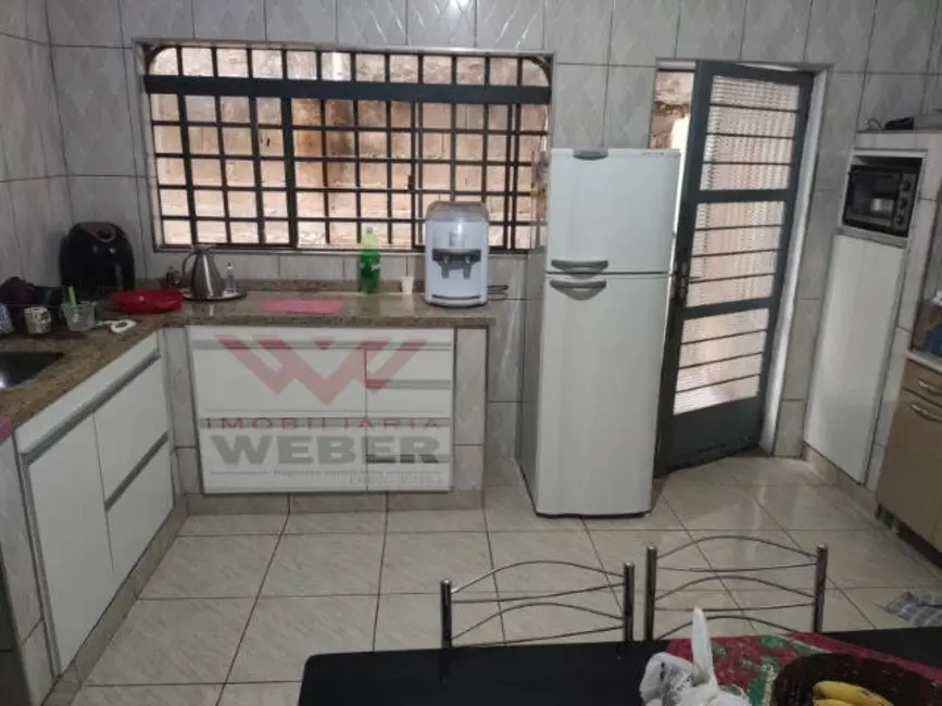 Casa com 3 quartos à venda, 180m2 em Jardim Simus, Sorocaba - SP - imagem 3 Foto 3 de Casa com 3 quartos à venda, 180m2 em Jardim Simus, Sorocaba - SP