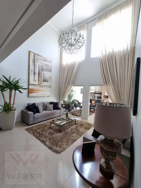 Foto 9 de Casa com 3 quartos à venda, 1600m2 em Centro, Aracoiaba Da Serra - SP