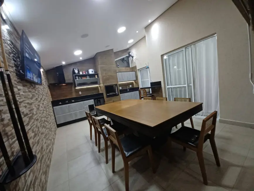 Foto 1 de Casa com 3 quartos à venda, 140m2 em Aparecidinha, Sorocaba - SP