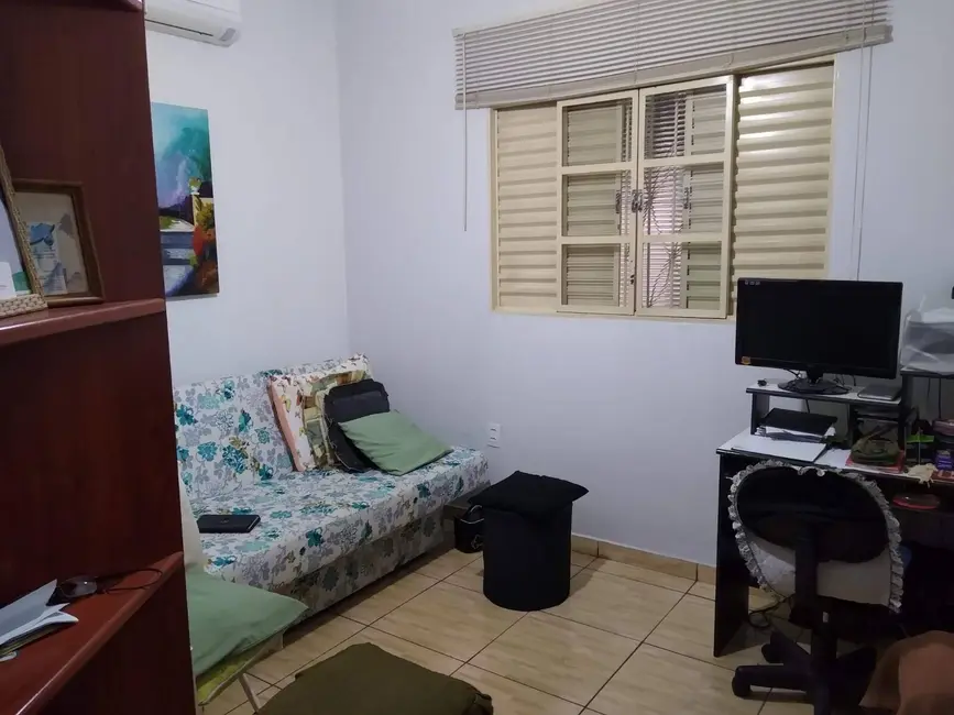 Casa com 3 quartos à venda, 113m2 em Jardim Simus, Sorocaba - SP - imagem 3 Foto 3 de Casa com 3 quartos à venda, 113m2 em Jardim Simus, Sorocaba - SP