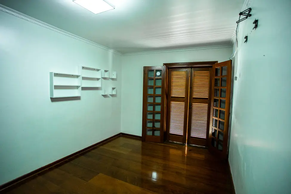 Casa com 4 quartos à venda, 1000m2 em Jardim Simus, Sorocaba - SP - imagem 7 Foto 7 de Casa com 4 quartos à venda, 1000m2 em Jardim Simus, Sorocaba - SP