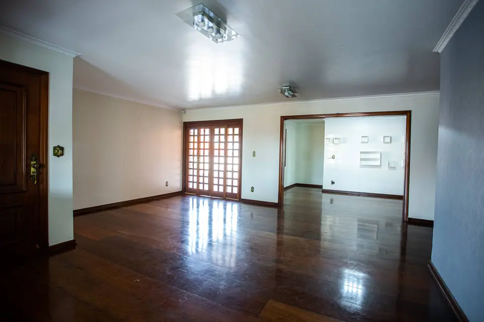 Foto 2 de Casa com 4 quartos à venda, 1000m2 em Jardim Simus, Sorocaba - SP