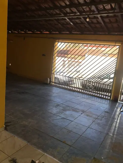 Casa com 3 quartos à venda, 225m2 em Conjunto Habitacional Júlio de Mesquita Filho, Sorocaba - SP - imagem 4 Foto 4 de Casa com 3 quartos à venda, 225m2 em Conjunto Habitacional Júlio de Mesquita Filho, Sorocaba - SP