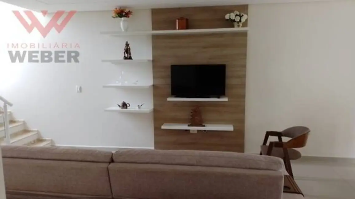 Casa de Condomínio com 3 quartos à venda, 250m2 em Chácaras Reunidas São Jorge, Sorocaba - SP - imagem 3 Foto 3 de Casa de Condomínio com 3 quartos à venda, 250m2 em Chácaras Reunidas São Jorge, Sorocaba - SP