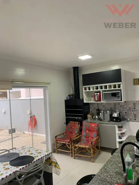 Casa de Condomínio com 3 quartos à venda, 250m2 em Chácaras Reunidas São Jorge, Sorocaba - SP - imagem 5 Foto 5 de Casa de Condomínio com 3 quartos à venda, 250m2 em Chácaras Reunidas São Jorge, Sorocaba - SP