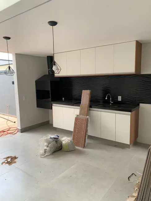 Casa de Condomínio com 3 quartos à venda, 250m2 em Chácaras Reunidas São Jorge, Sorocaba - SP - imagem 9 Foto 9 de Casa de Condomínio com 3 quartos à venda, 250m2 em Chácaras Reunidas São Jorge, Sorocaba - SP