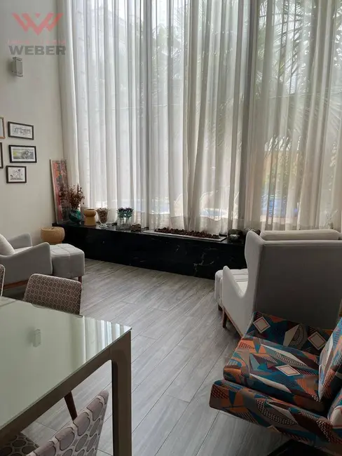 Casa de Condomínio à venda, 300m2 em Chácaras Reunidas São Jorge, Sorocaba - SP - imagem 5 Foto 5 de Casa de Condomínio à venda, 300m2 em Chácaras Reunidas São Jorge, Sorocaba - SP