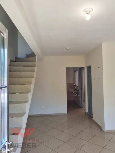 Foto 2 de Casa com 2 quartos para alugar, 75m2 em Jardim Wanel Ville V, Sorocaba - SP